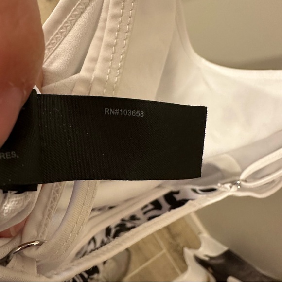 NWOT Women’s Hurley One Piece Swimsuit - Picture 14 of 14